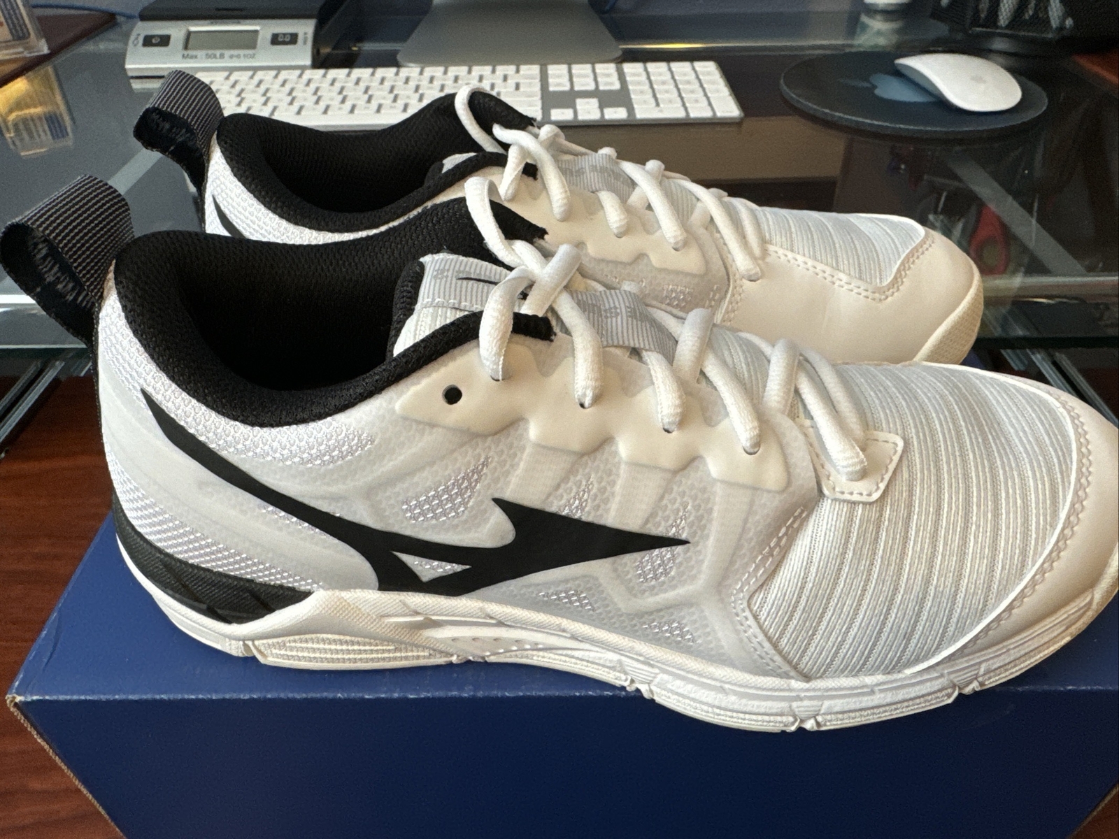 Mizuno Womens Wave Supersonic 2 Volleyball Shoe, WhiteBlack Sz. 8