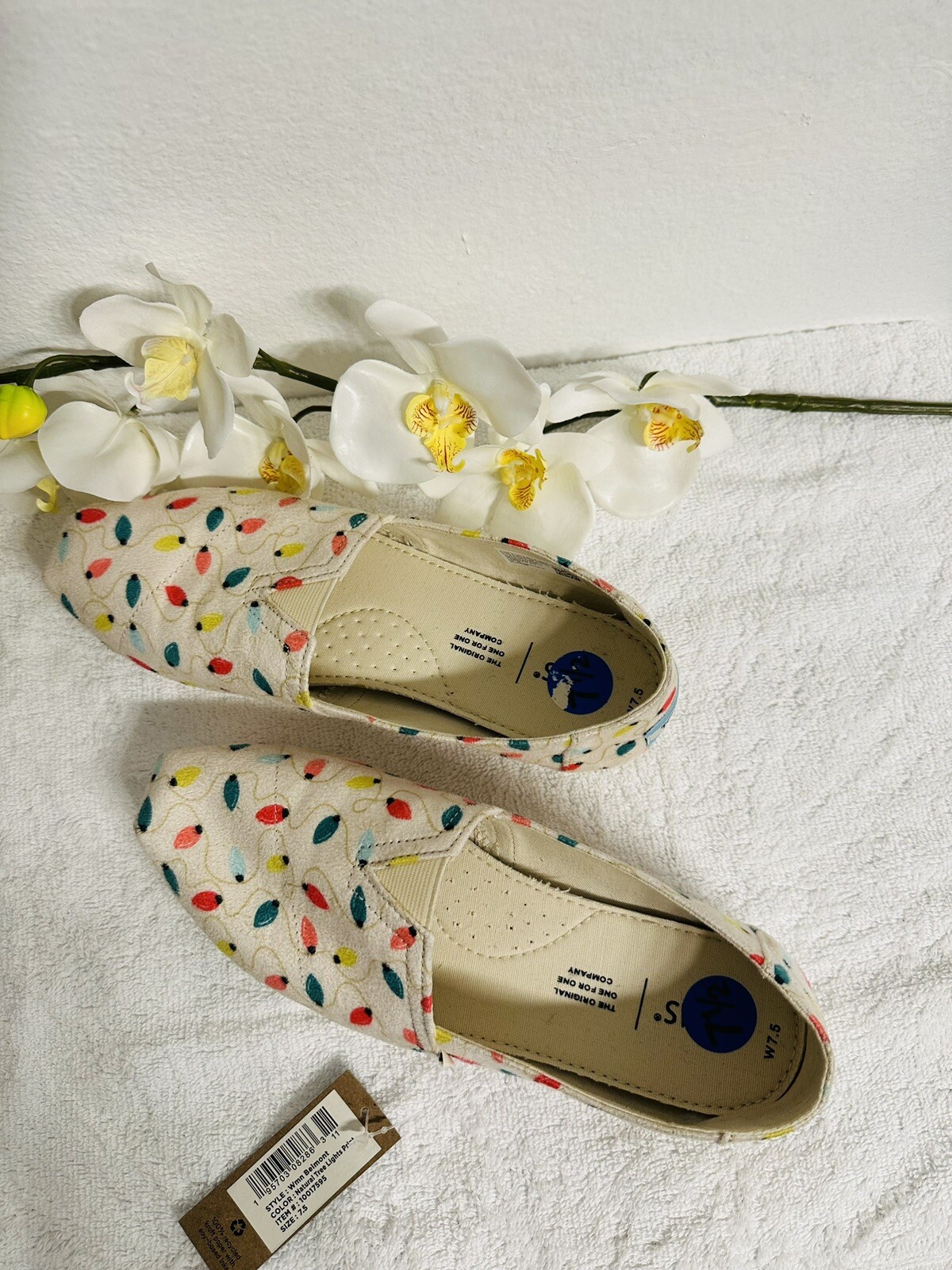 TOMS Belmont Holiday Christmas Tree Lights Flats Beige Shoes Women’s