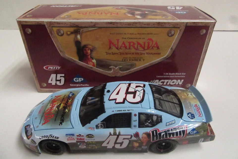 1/24 Kyle Petty #45 Las Crónicas de Narnia 2005 Cargador NASCAR Diecast Car Foto 2 de 4