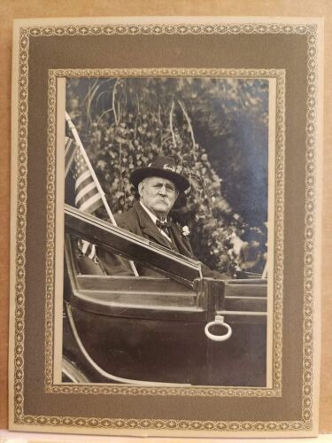 Foto von unbekanntem Bürgerkriegsveteran reitet in einer Karte wahrscheinlich für eine Parade - Bild 1 von 2