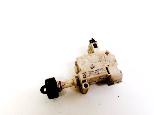 3B09597 Stellmotor Microschalter, Heckklappe Heckklappenschloss   DE1804217-21