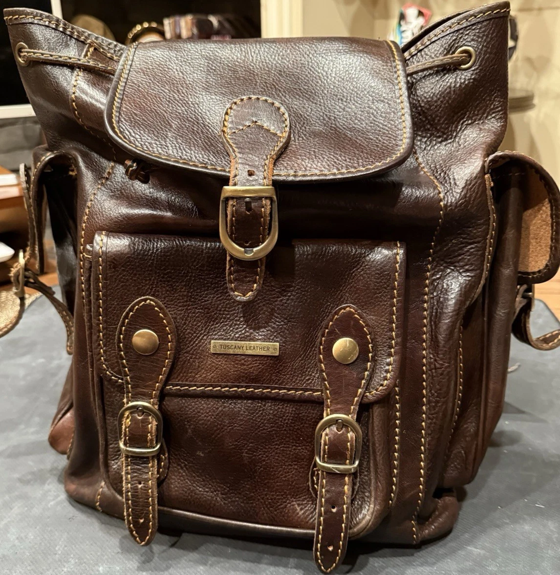 Tuscany Leather Pechino bacpack. Color : Honey. Made in Italy. Genuine Leather Shop Tuscany Leather Pechino Leather Backpack – Luggage Factory main image 4