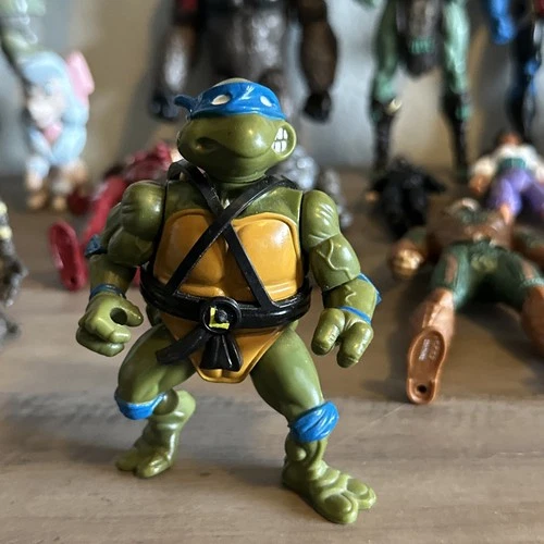 1988 Teenage Mutant Ninja Turtles TMNT Leo Hard Head Action Figure With Belt