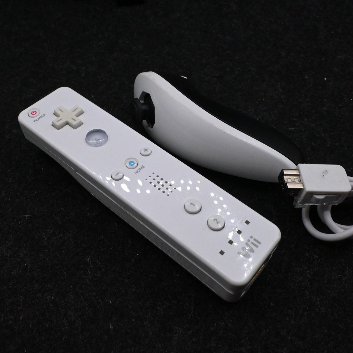 NINTENDO WII BLACK CONSOLE RVL-101 BUNDLE W/ CONTROLLER NUNCHUK