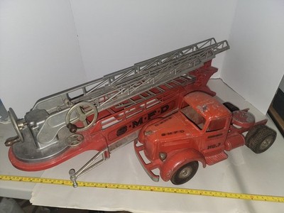 Vintage Smith-Miller SMFD Aerial Ladder Fire Truck Pressed Steel Trailer 1950s