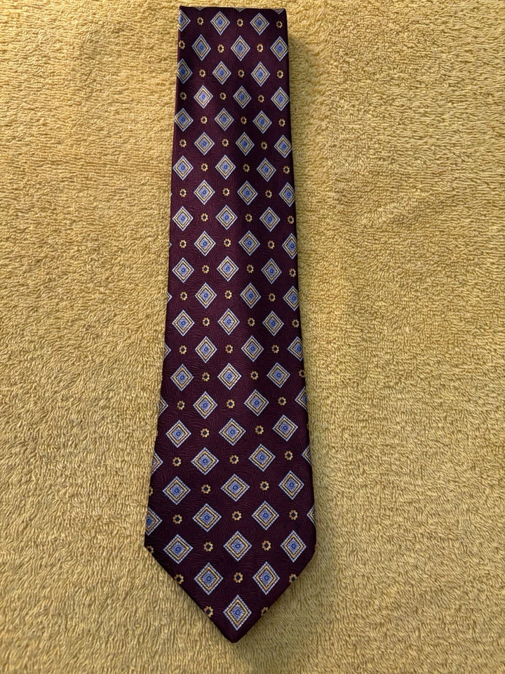 Richel 100% Silk Tie Spain Burgundy w/ Geometric Print 3.5"W EUC - Image 3 of 4