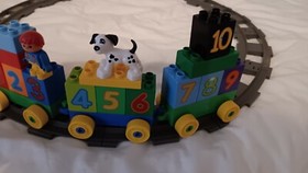 Duplo Number Train 10558 with Circle Rail