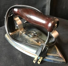 Vintage Electric M-7 in International Dry Iron Travel Removable Cord Handle