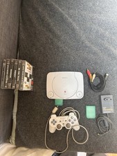 Lotto Console Sony PS One (Slim) + Memory Card + Cavi + Controller + 5 Giochi