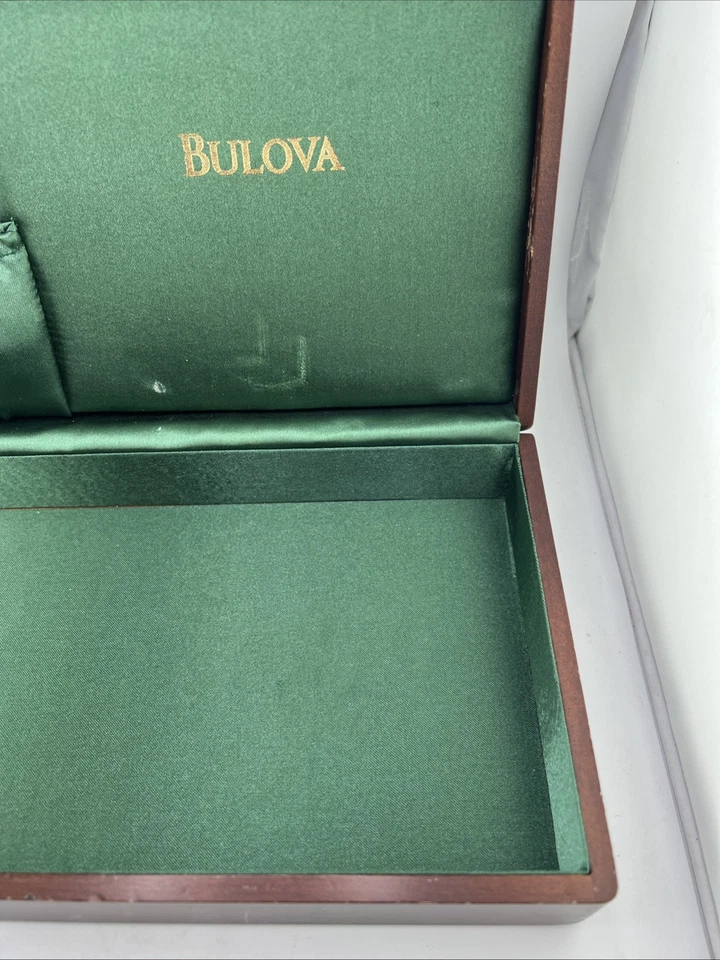 Contenedor de almacenamiento para joyero de reloj Bulova de madera forro satinado vintage Foto 4 de 4