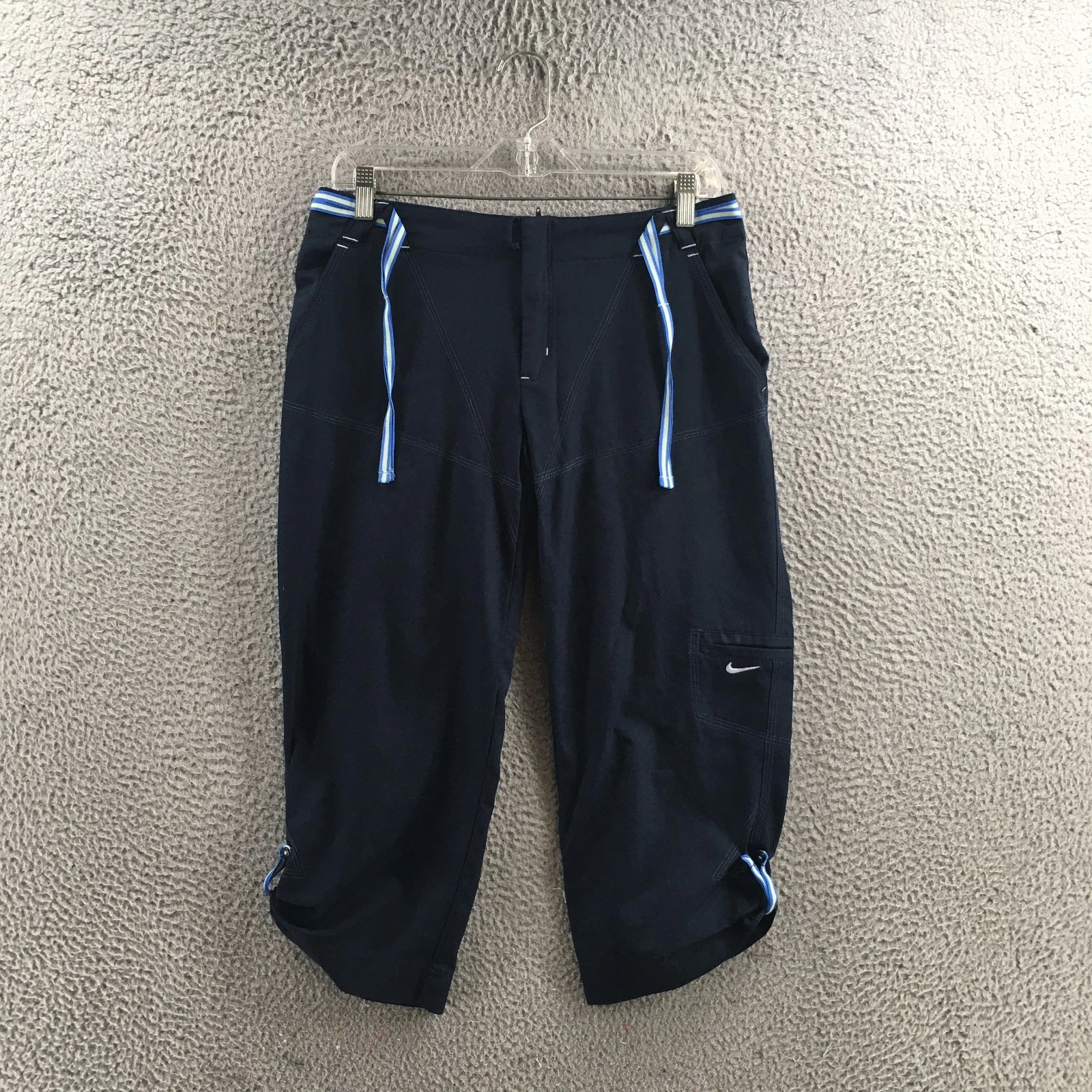 Nike Capri Pants Womens M (actual 32x20) Blue Mid Rise Flat Front Zip Fly Pocket
Opens in a new wind
