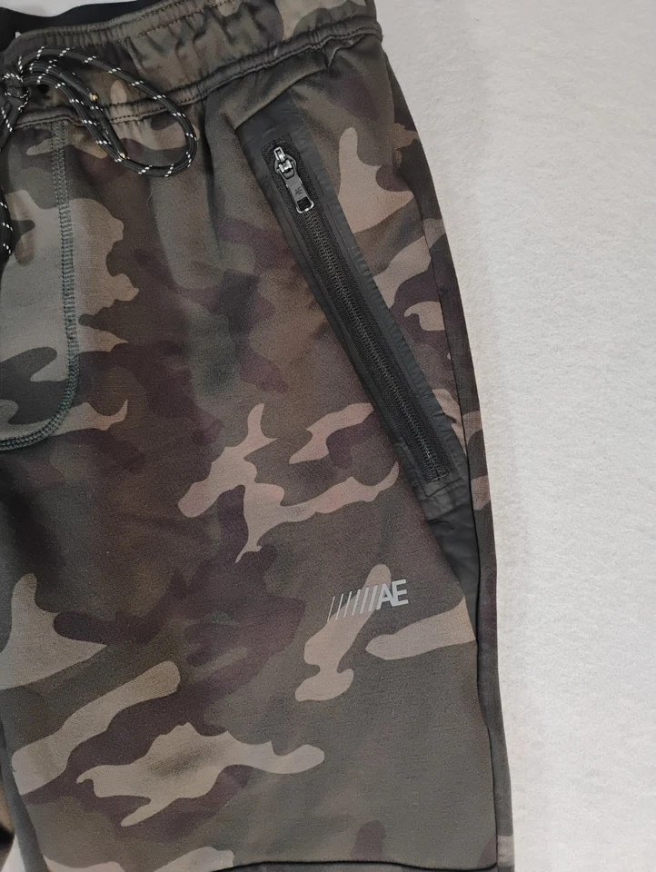 Pantalones deportivos American Eagle para hombre medianos multicolores camuflados con cordón informales Foto 3 de 4