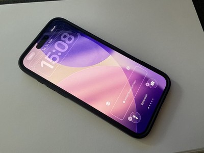 Apple iPhone 16 Plus - 128 GB - Pink (Ohne Simlock) mit Spigen Hülle TOP