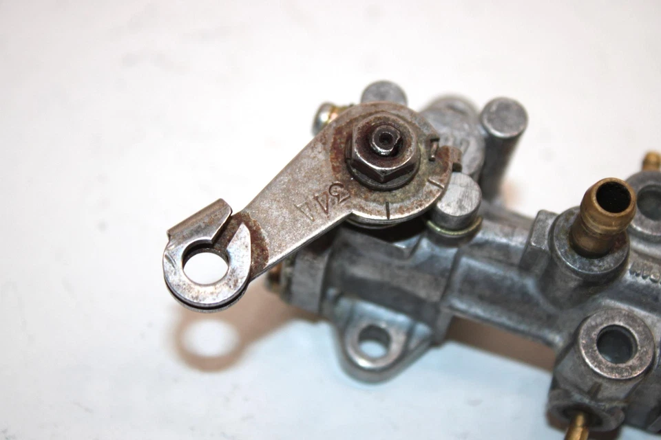 Bomba de aceite 87 Polaris Sport OEM 3083597 Q2192 Foto 2 de 4