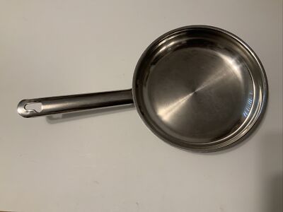 WOLFGANG PUCK'S CAFE COLLECTION 8'' SKILLET FRY PAN 18/10 STAINLESS