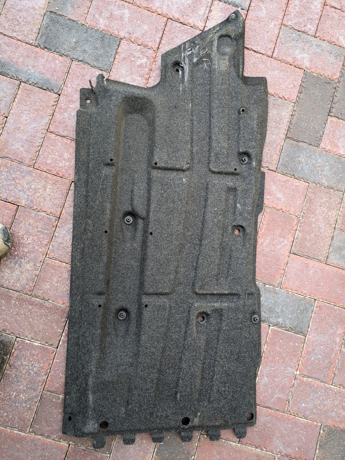 06-12 Bentley Continental Flying Spur front right under body cover insulation