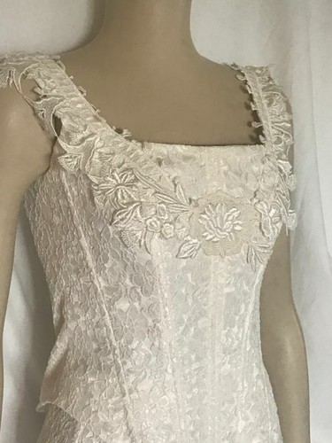 Ivory Lace Corset Top with Self Train Skirt, Wedding. Size 6,10,12 - Picture 2 of 11