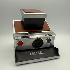 POLAROID SX-70 Land Camera and Case