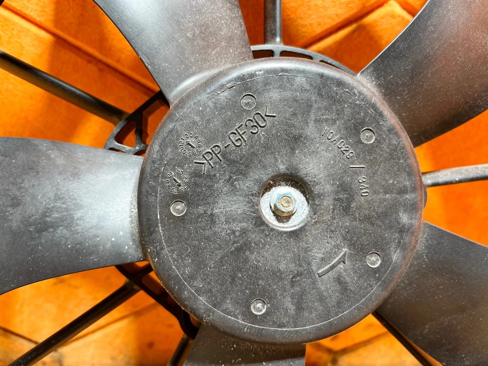 23-25 HONDA ACUERDO MOTOR 1.5L AIRE ACONDICIONADO CONDENSADOR VENTILADOR REFRIGERACIÓN MOTOR Y CUBIERTA OEM Foto 2 de 4