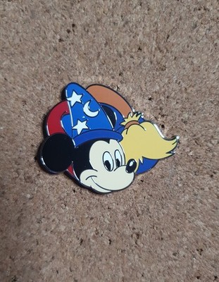 Disney Mickey Mouse Slippers Mystery Pin Series 29 OE (2025)