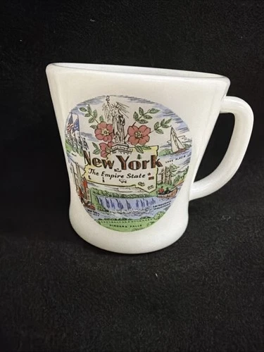 Vintage Federal Glass Milk Glass Souvenir Mugs w/ New York Empire State Decals