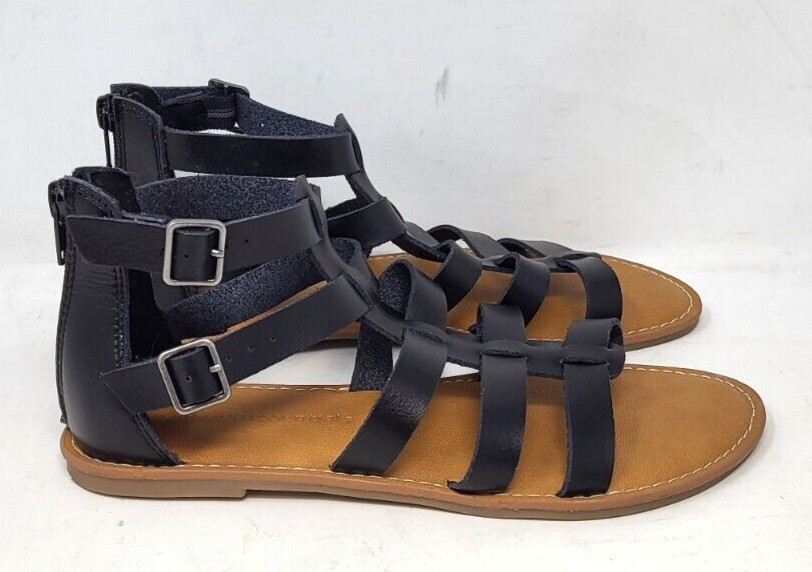 Amazon Essentials Women's Gladiator Flat Sandal 6… - image 4