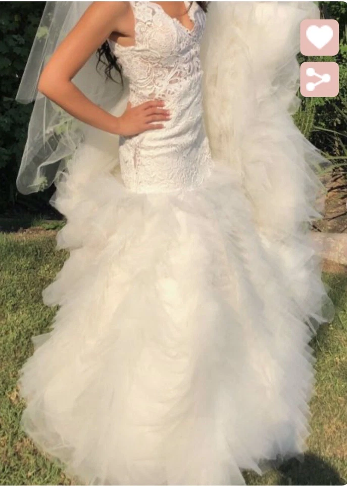 Vestido de novia moderno Lázaro blanco encaje 3650 y tul sirena $6k Foto 3 de 4