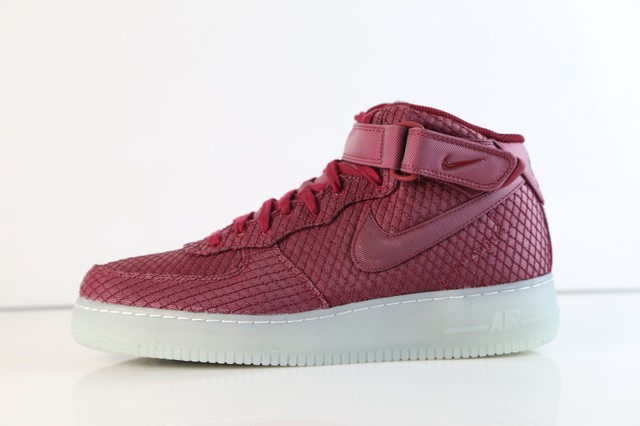 nike air force 1 07 mid lv8 red