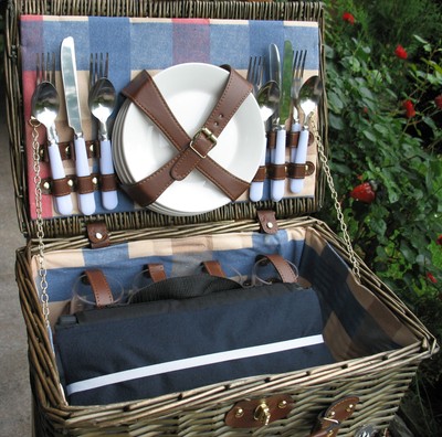 Picknickkorb Picknick Korb Cilio Outdoor 4 Pers NEU Porzellan Glas Besteck Decke