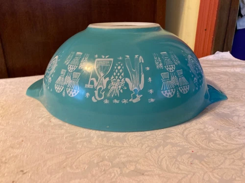 Pyrex 4 qt. Amish  #444 mixing bowl Great!