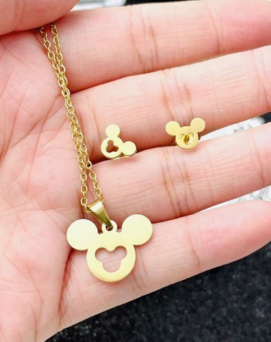 Mickey Mouse Accesories Set.