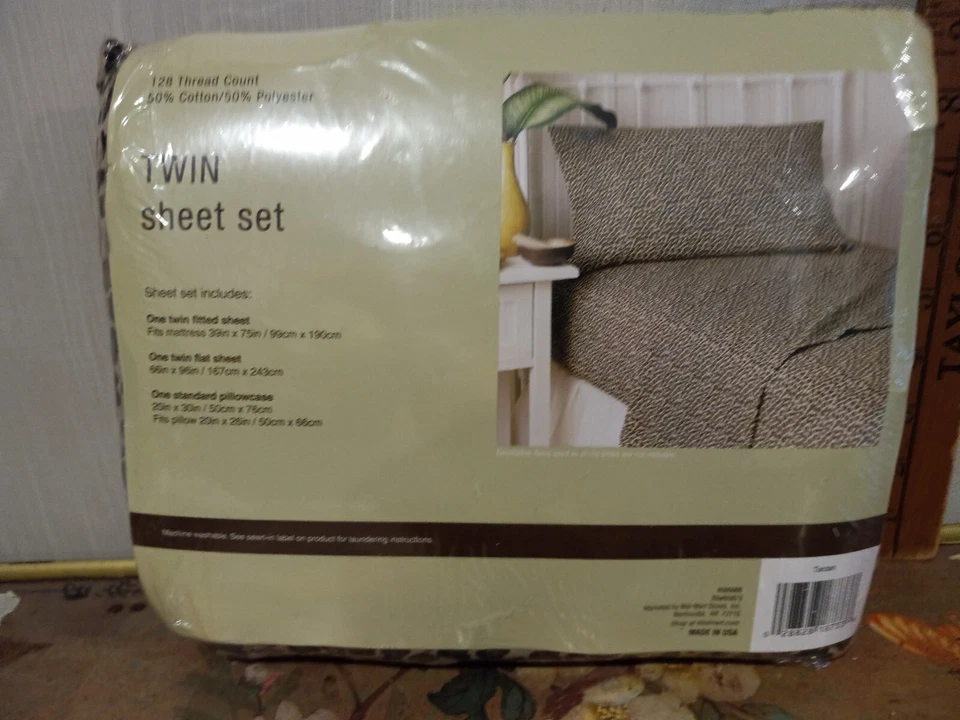 Leopard Animal Print Twin Bed Sheets & Pillowcase Set - Image 2 of 4