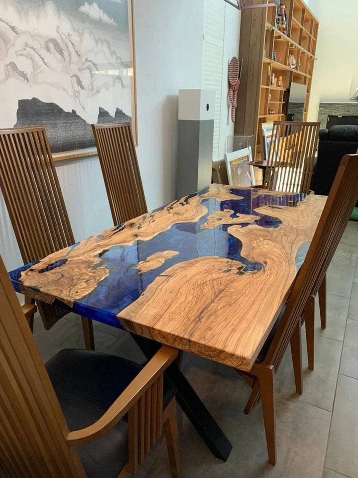 Mesa epoxi hecha a mano Spices Mountain River - Mesa de comedor de nogal con borde vivo Foto 2 de 4