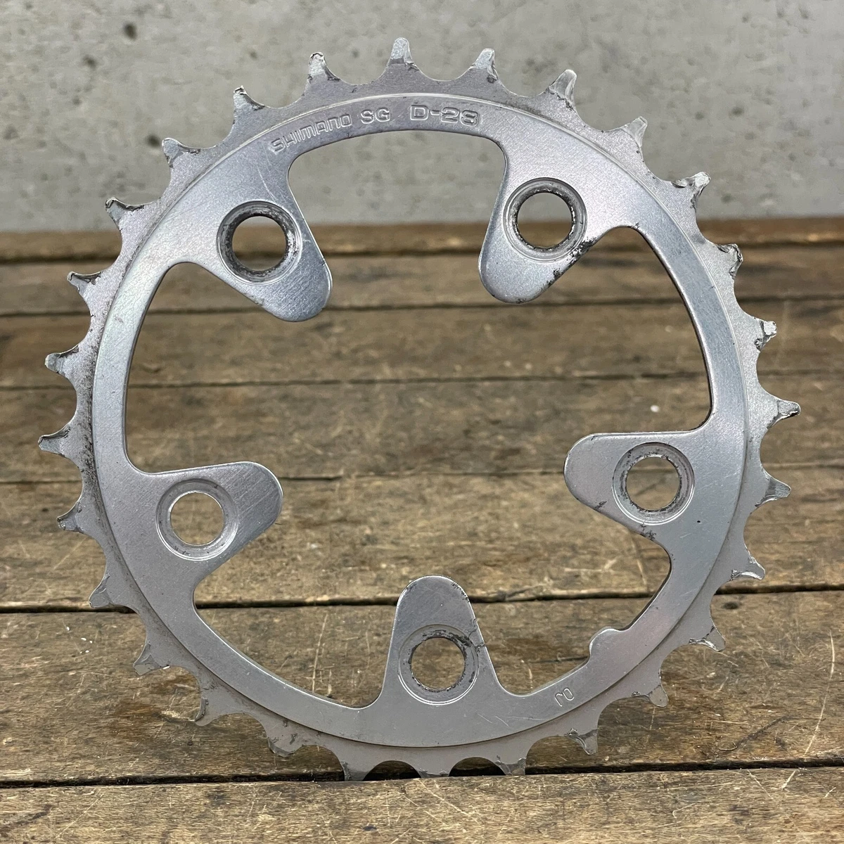 Shimano 28 hotsell tooth chainring