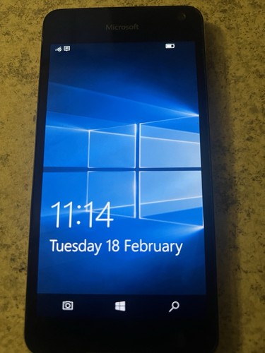 Microsoft Lumia 650 Smartphone 16GB, schwarz, entsperrt, Windows 10