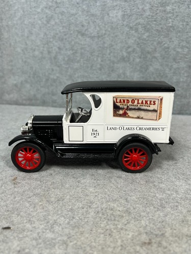 Ertl 1923 Chevrolet Land O' Lakes Panel Truck 1:25 Scale Die Cast NO BOX