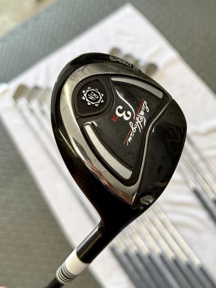 Tacos de golfe Hogan - 3i-E Apex Edge ferros, 3i Apex CFT, cunhas equalizadoras, 3 madeira - Imagem 2 de 4