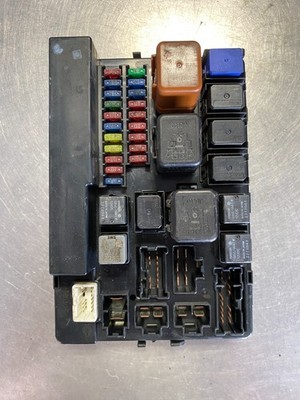 2003-2004 Nissan Murano Fuse Box Relay Control Module IPDM 284B7CA000 OEM 
