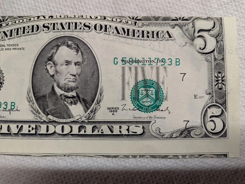 1988 A $5 Five Dollar Bill Frn Note Misaligned Face Print / ink transfer error  - Image 3 of 4