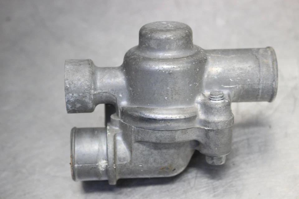 13-17 Kawasaki Ninja 300 Thermostat Housing Foto 3 de 4