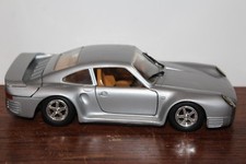 VERY NICE REVELL DIECAST PORSCHE 959 COUPE 1:24 SCALE