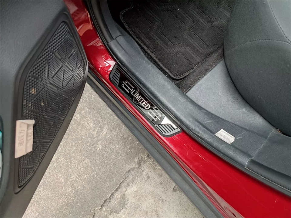 Protector de umbral de puerta deportivo para Toyota RAV4 Limited tira de moldura placa rasguño accesorio Foto 4 de 4