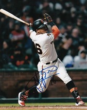 YANGERVIS SOLARTE   SAN FRANCISCO GIANTS   ACTION SIGNED 8x10