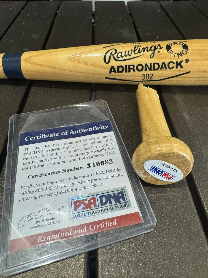 Yogi Berra Signed Mini Baseball Bat *Broken* - Image 4 of 4