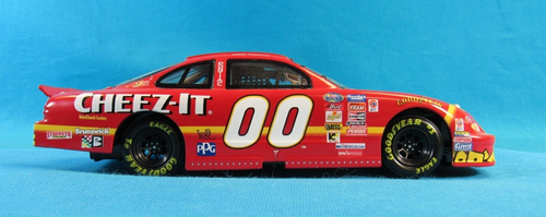 Coche diecast Action Racing Larry Pearson #00 Cheez It 1:24 con caja NASCAR 1999 - Imagen 2 de 8