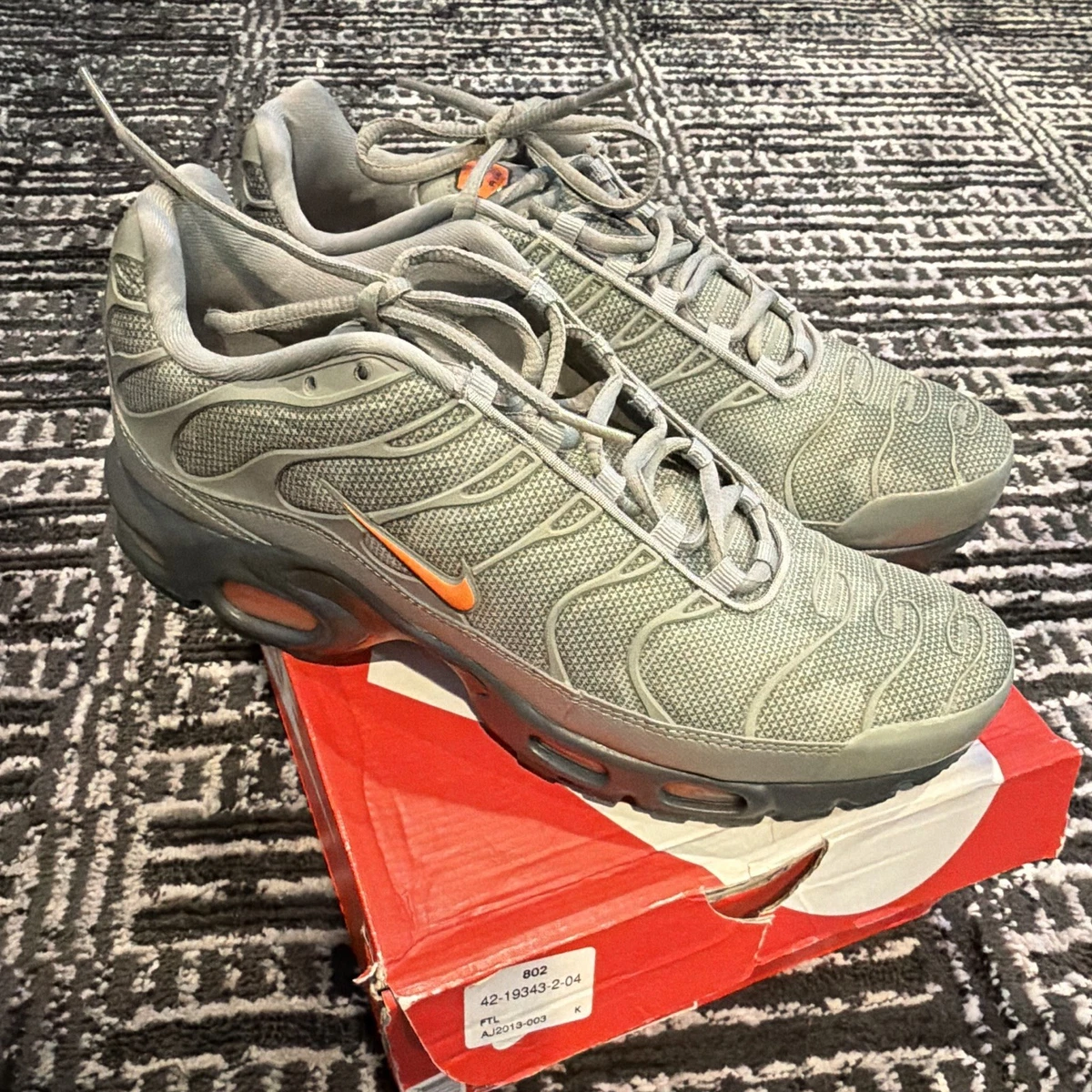 Nike Air Max Plus SE Total Orange for Sale | Authenticity