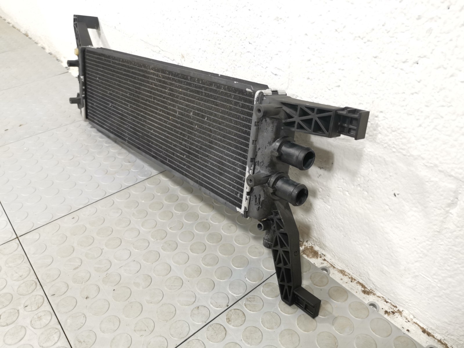 Maserati Ghibli S Q4 2015 3.0 L Secondary Water Cooling Coolant Radiator OEM