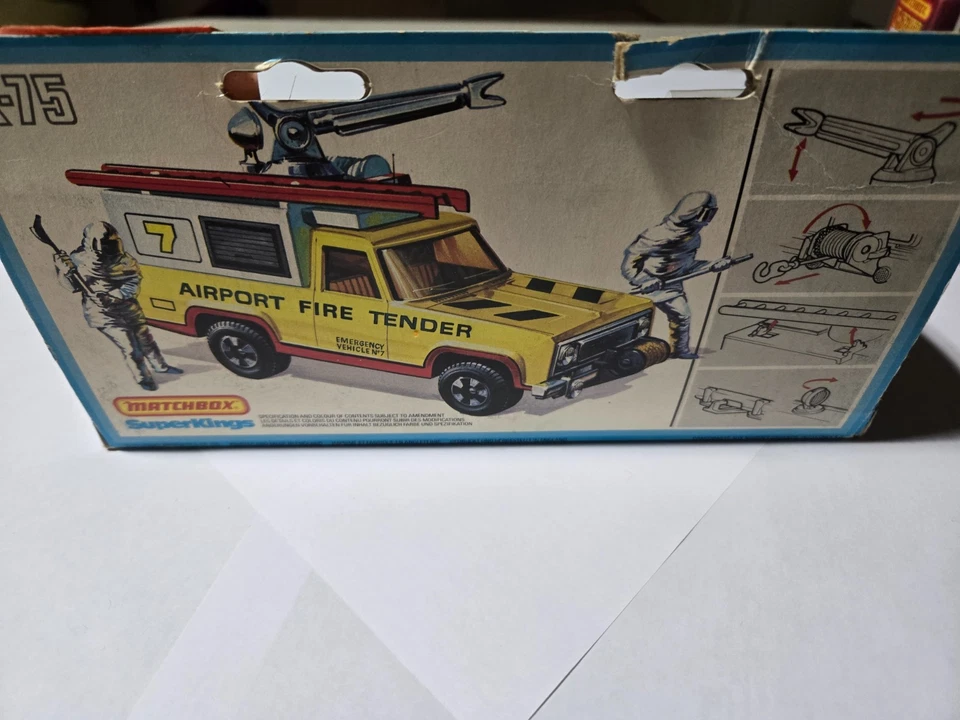 Vintage Matchbox Super Kings K-75 Airport Fire Tender w/Window Box - Image 4 of 4