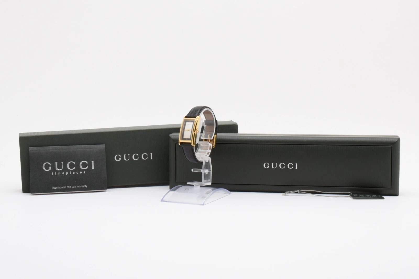 [Presque comme neuve dans sa boîte] Montre femme vintage GUCCI 2600L quartz noir du JAPON