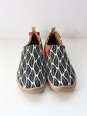UIN Size 10.5 Slip On Shoes Canvas Comfortable Loafers Beyond The Shadow